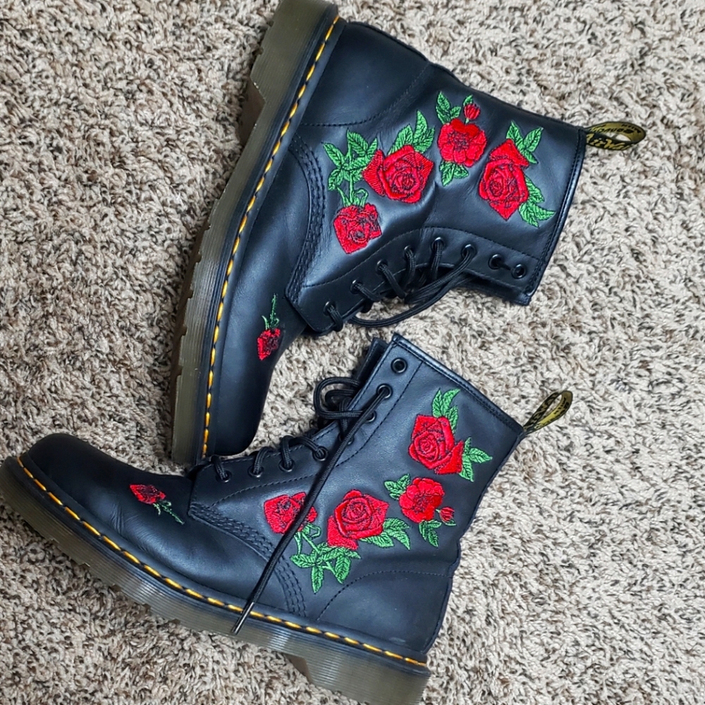 1460 Doc Martens Vonda Floral Leather Boots